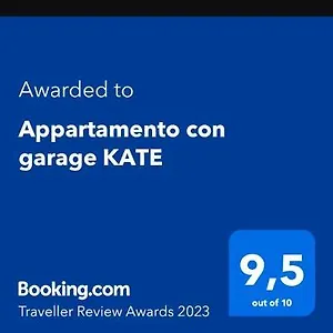 Con Garage Kate Genova