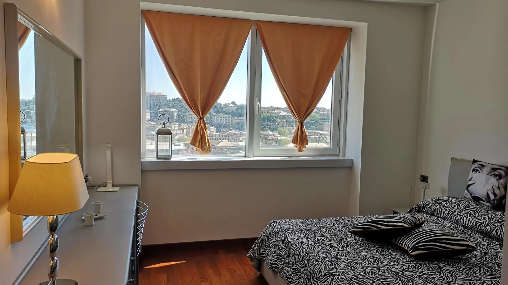 Suite Lambruschini Central With Top City View - Free Covered Parking جنوة 0*,  إيطاليا